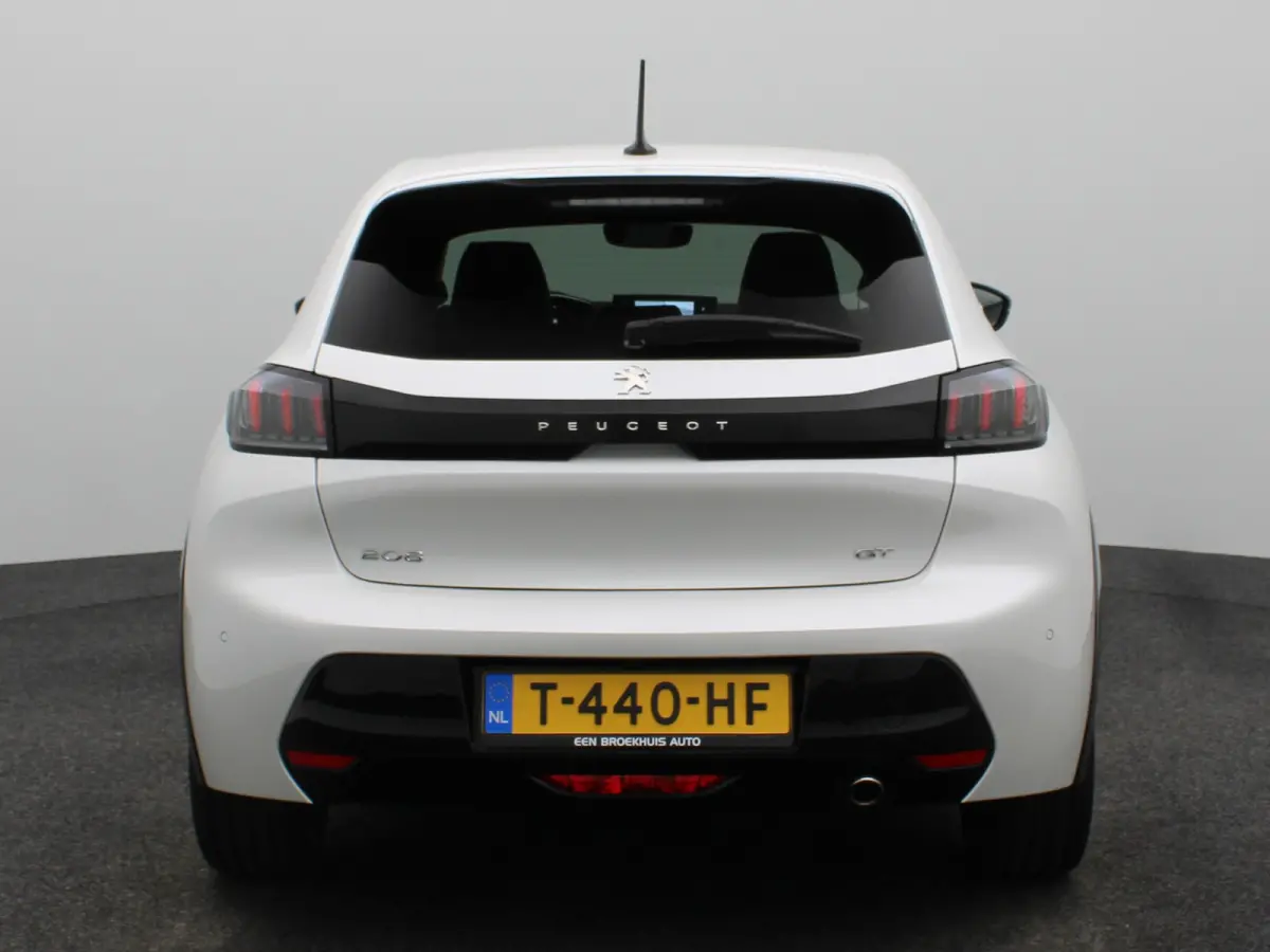 1.2 PureTech GT Pack Automaat | Cruise Control | Keyless | Camera | Climate Control | Appel Carplay/Android auto | 17" Lichtmetalen Velgen
