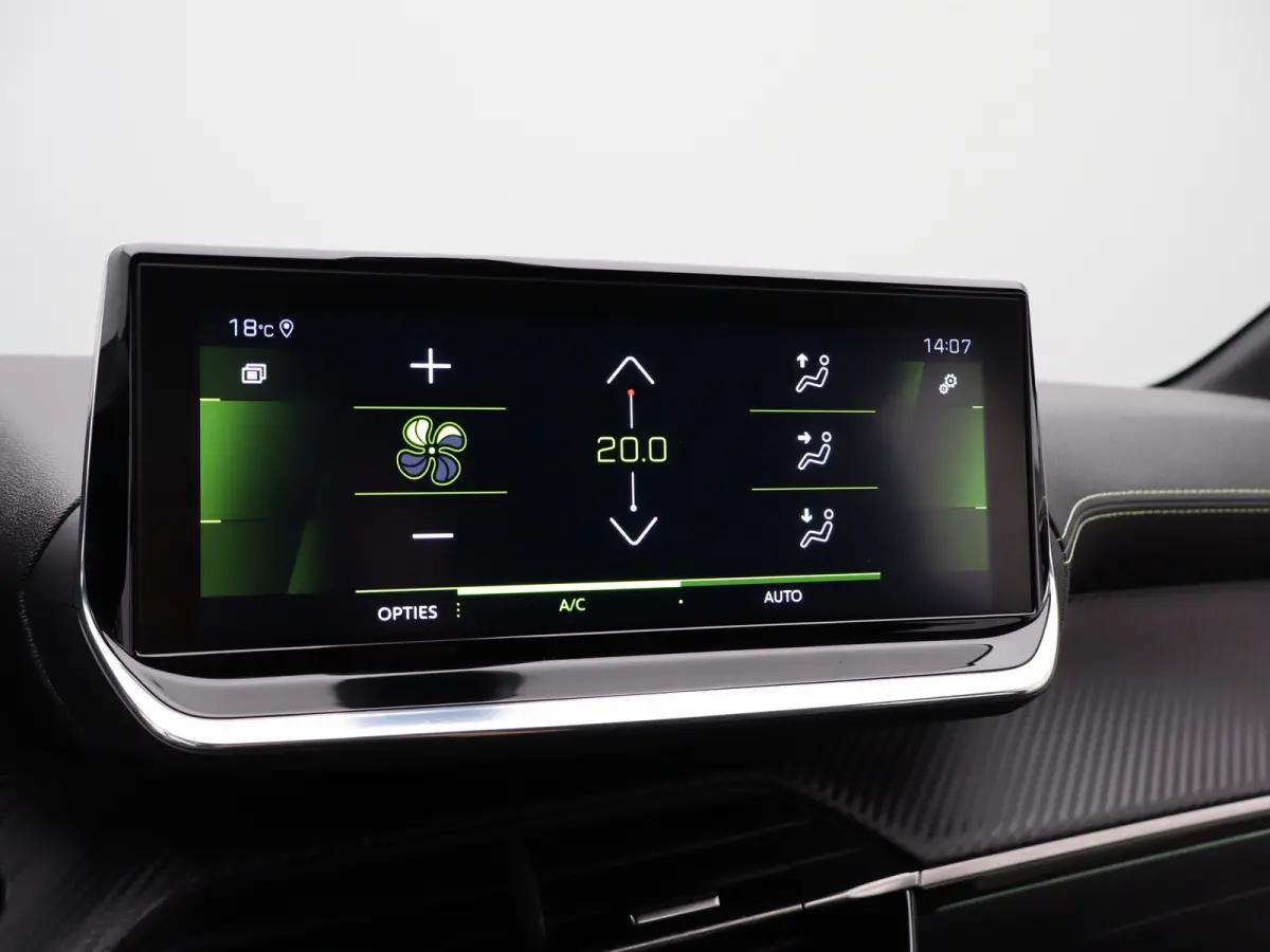 1.2 PureTech GT Pack Automaat | Cruise Control | Keyless | Camera | Climate Control | Appel Carplay/Android auto | 17" Lichtmetalen Velgen