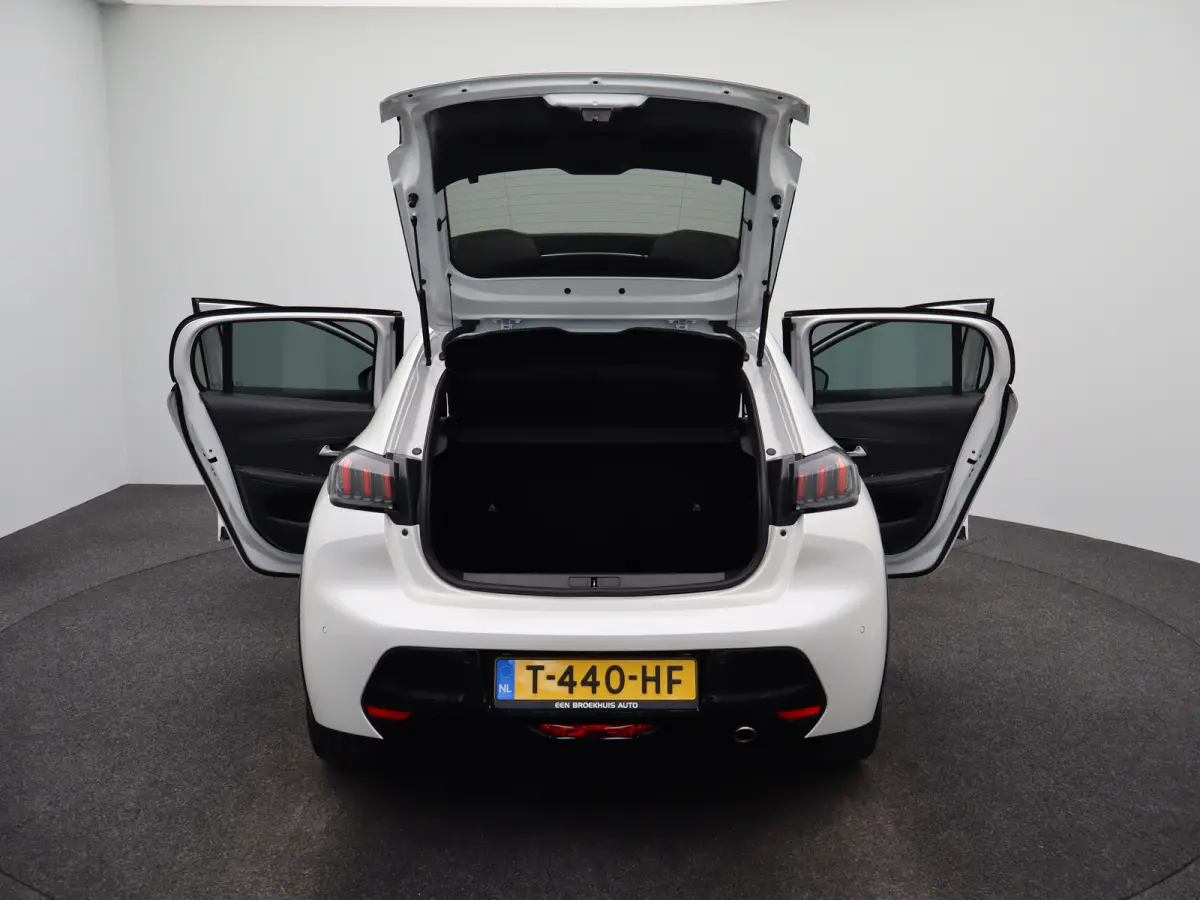 1.2 PureTech GT Pack Automaat | Cruise Control | Keyless | Camera | Climate Control | Appel Carplay/Android auto | 17" Lichtmetalen Velgen