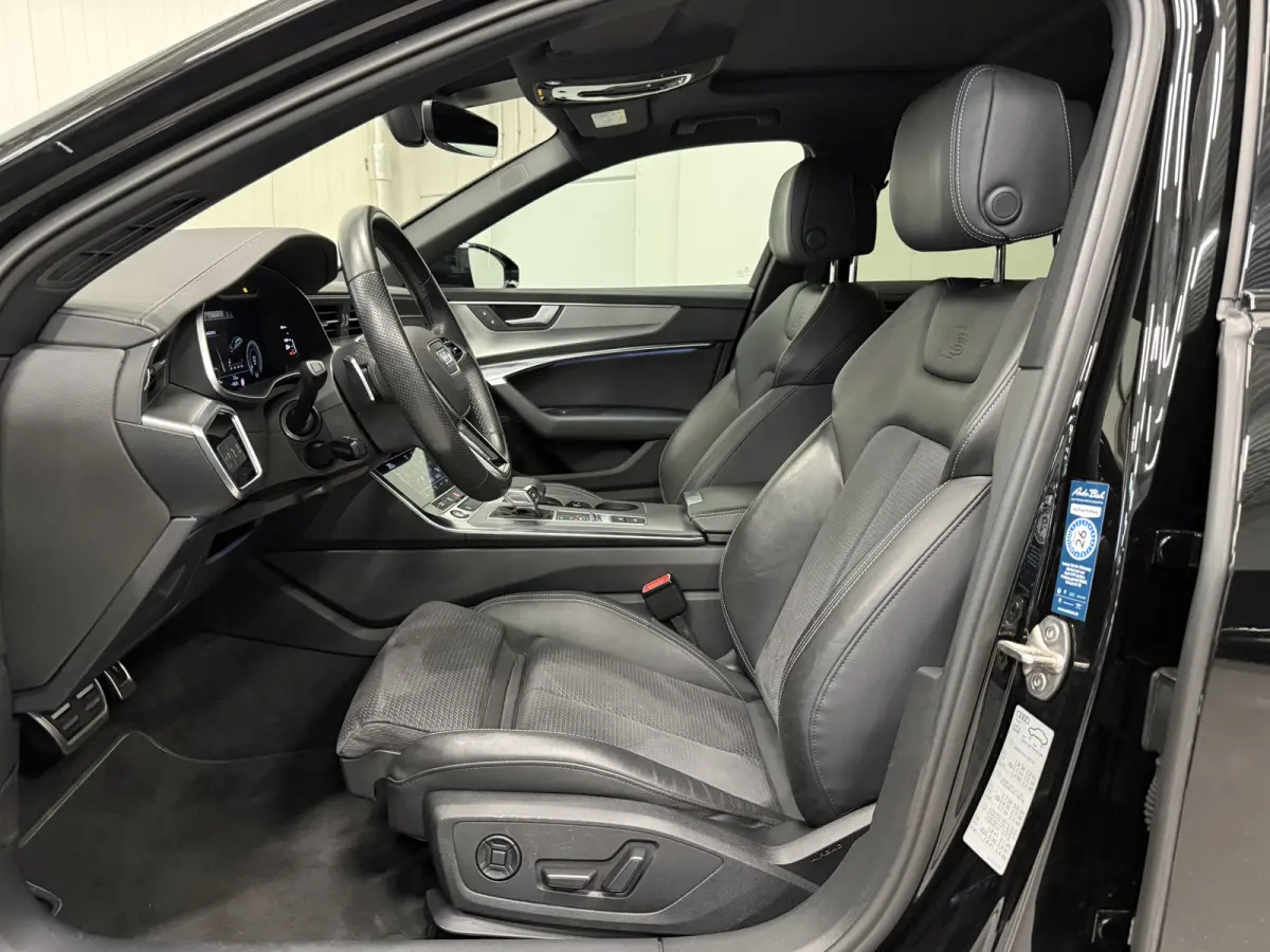 55 TFSI e quattro Competition PANO/TREKHAAK/B&O/20"/SOH 93%/MEMORY/MATRIX/ACC/CAMERA/BLACK-OPTIC/NET GROTE OH BEURT GEHAD MET RONDOM NW REMMEN/BANDEN ALLES!!/BLACK ALL BLACK