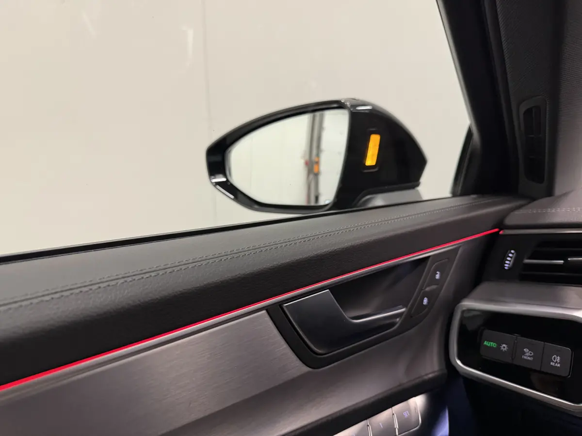 55 TFSI e quattro Competition PANO/TREKHAAK/B&O/20"/SOH 93%/MEMORY/MATRIX/ACC/CAMERA/BLACK-OPTIC/NET GROTE OH BEURT GEHAD MET RONDOM NW REMMEN/BANDEN ALLES!!/BLACK ALL BLACK