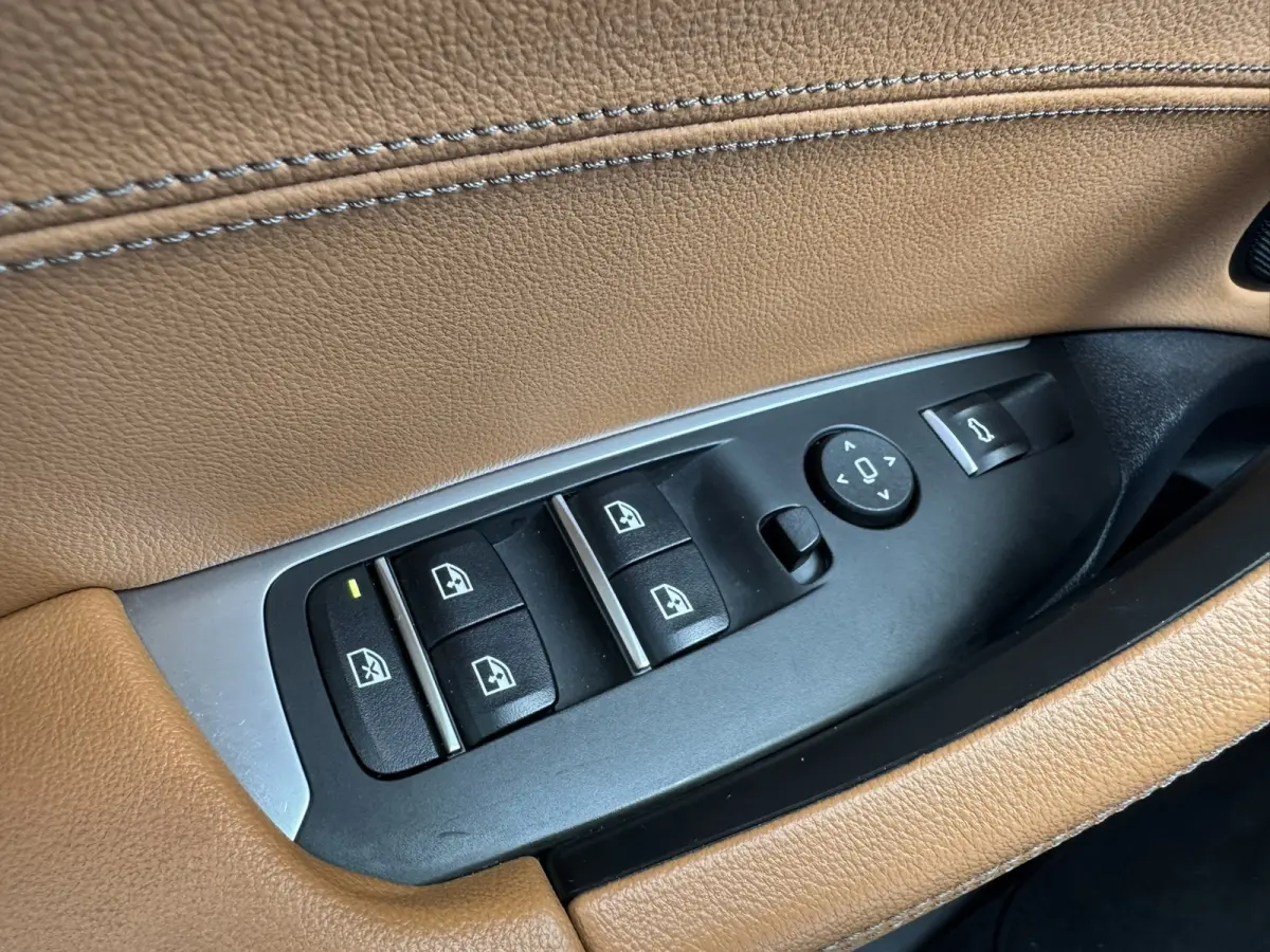 XDrive20i High Executive Pano Trekhaak clima Automaat Lederbekl 4WD