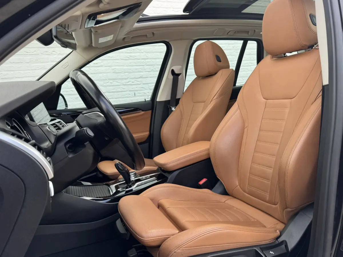 XDrive20i High Executive Pano Trekhaak clima Automaat Lederbekl 4WD