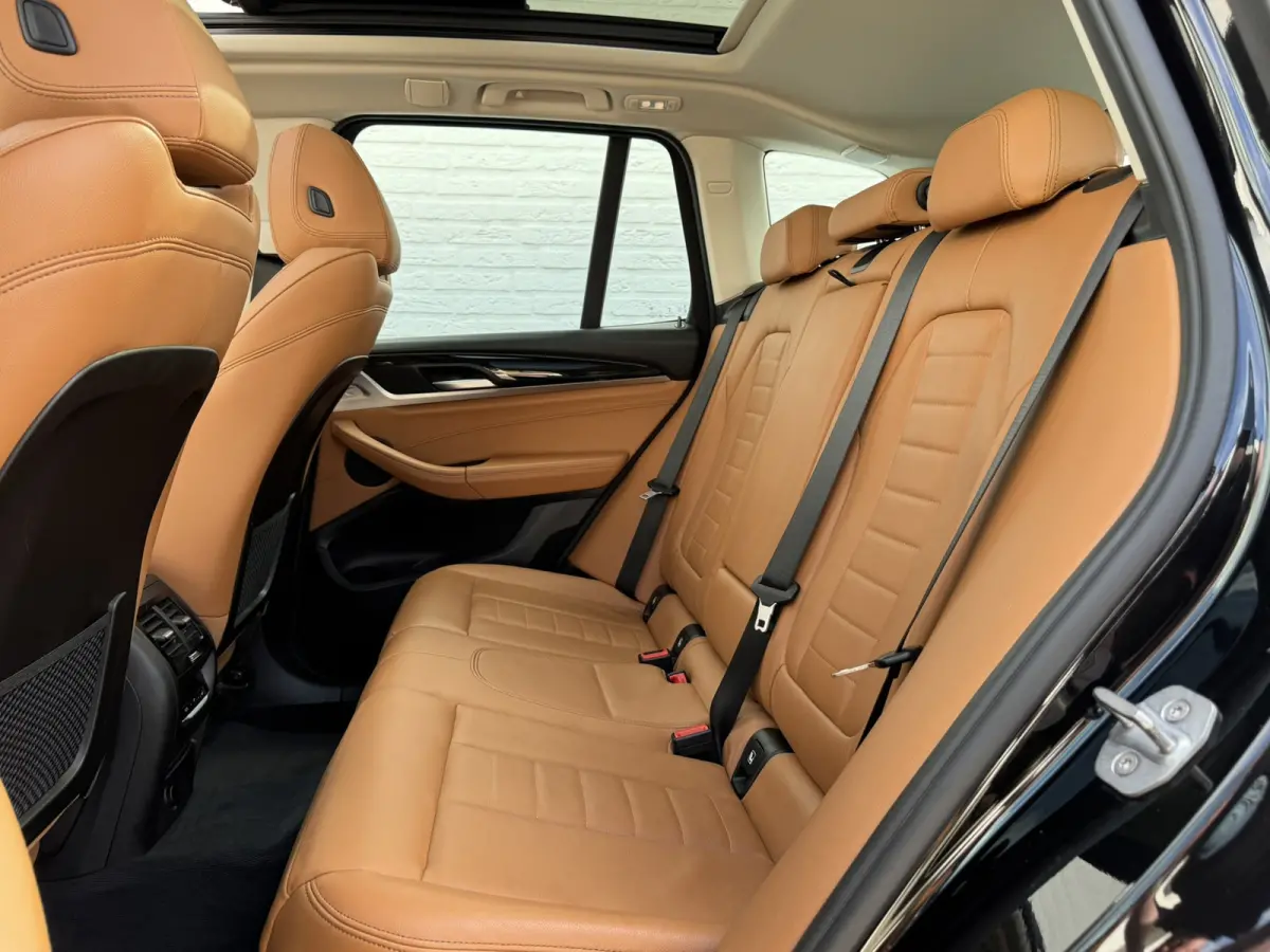 XDrive20i High Executive Pano Trekhaak clima Automaat Lederbekl 4WD