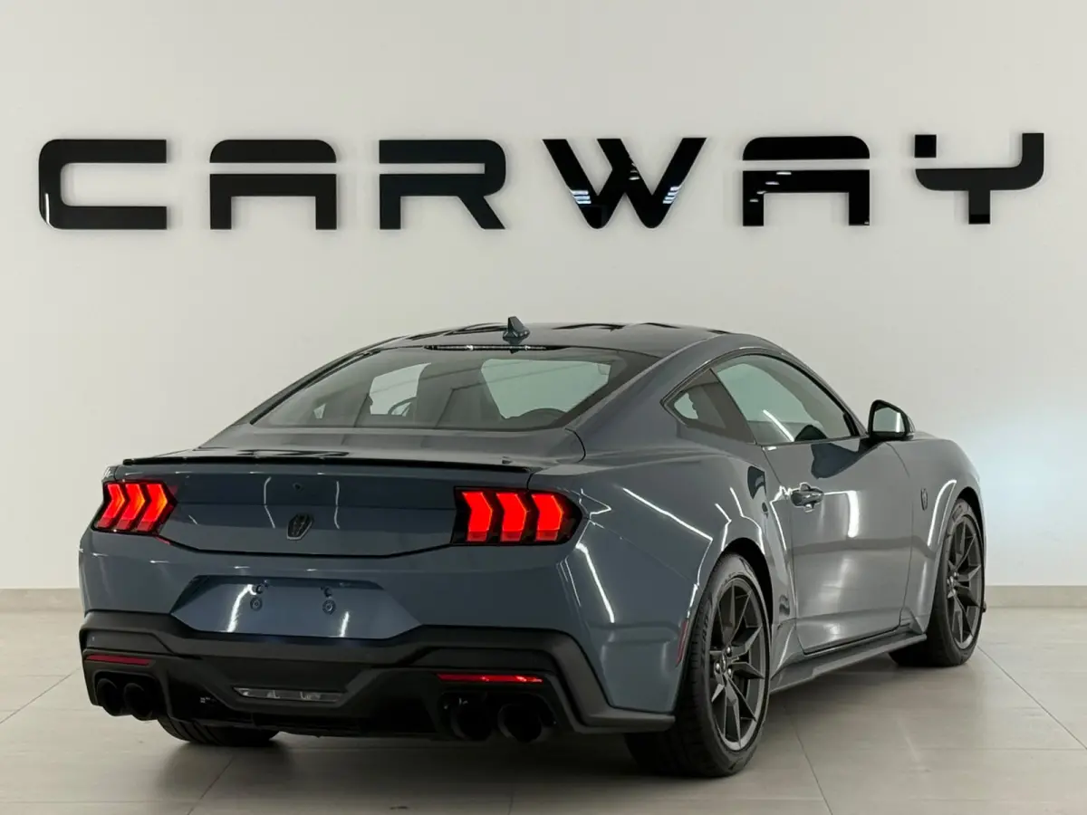 USA GT 5.0 V8 Dark Horse Carbon B&O