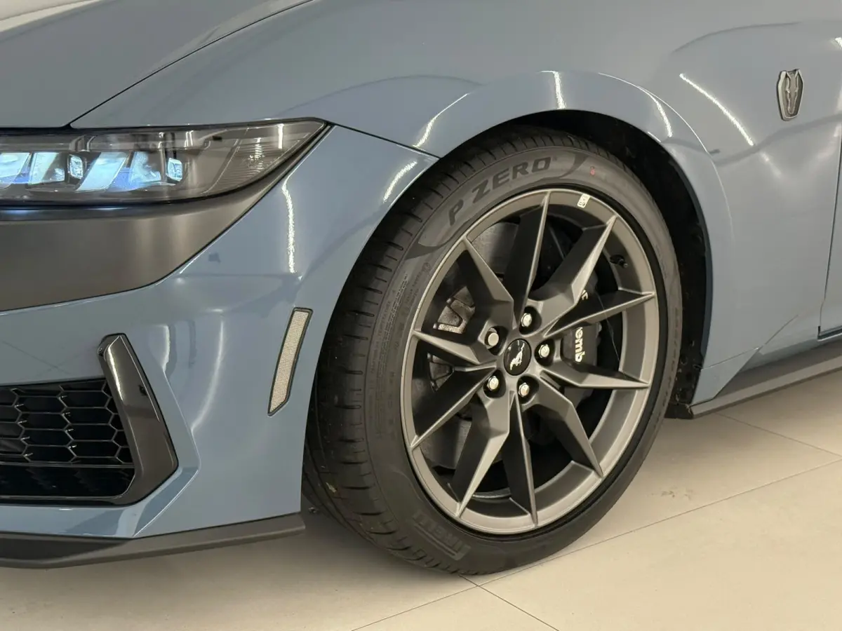 USA GT 5.0 V8 Dark Horse Carbon B&O