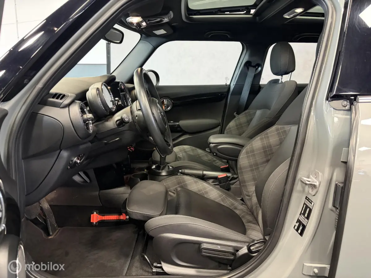 Mini 1.5 Chili 1e EIG / DEALER O.H. / PANO / AUTOMAAT / NAVI / CLIMA / CRUISE / KEYLESS / UNION JACK LED