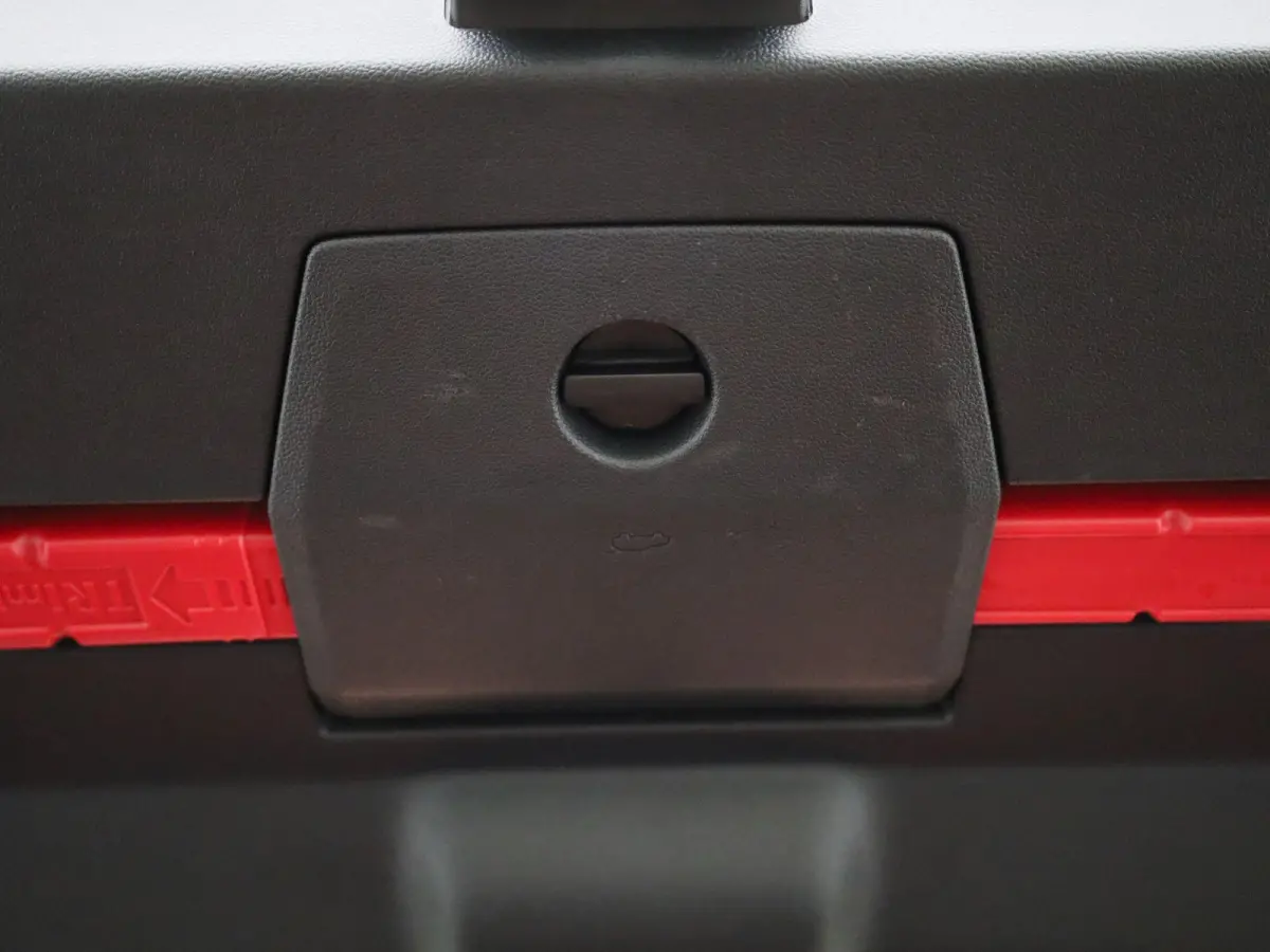 1.0 TSI R-Line | 95 PK | Keyless | Bonneville Velgen | Digital Cockpit PRO | Apple Carplay / Android Auto | Climatronic (Automatische Airco)
