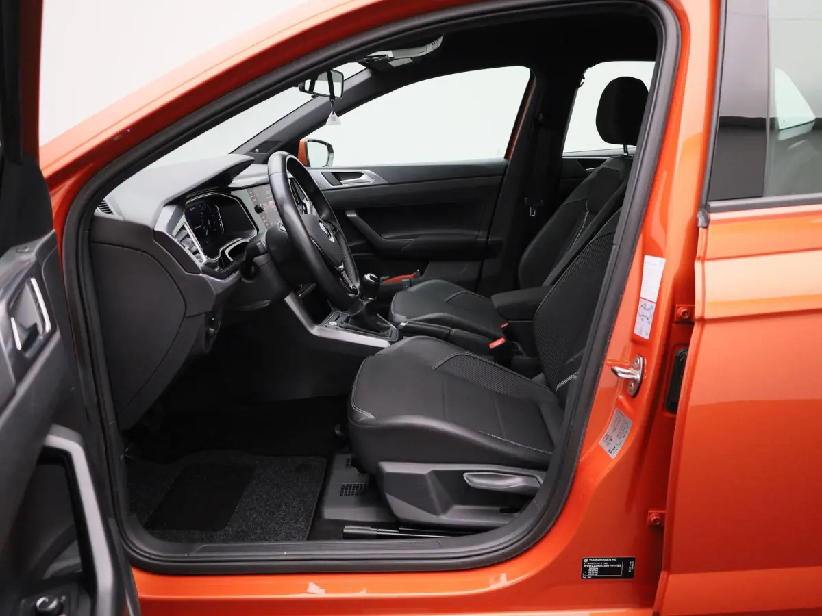 1.0 TSI R-Line | 95 PK | Keyless | Bonneville Velgen | Digital Cockpit PRO | Apple Carplay / Android Auto | Climatronic (Automatische Airco)
