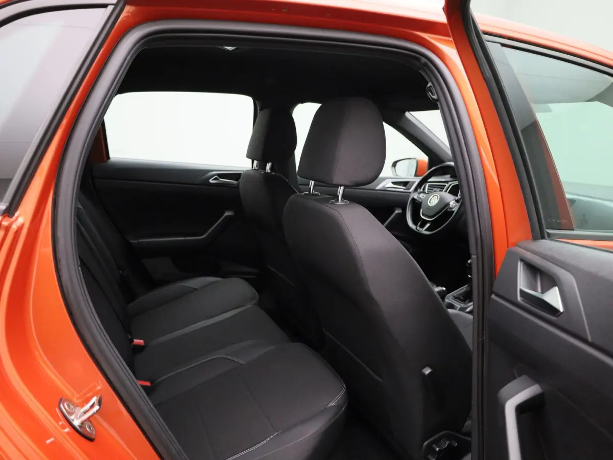 1.0 TSI R-Line | 95 PK | Keyless | Bonneville Velgen | Digital Cockpit PRO | Apple Carplay / Android Auto | Climatronic (Automatische Airco)