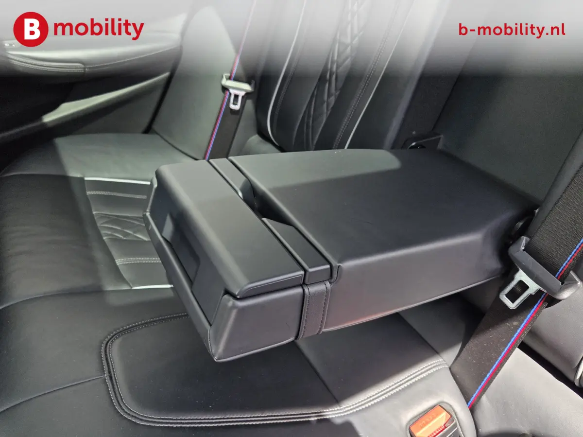 530i High Executive M-Sport 'Almadinbraun' Head-Up Trekhaak NL Auto! | Panoramadak | Achteruitrijcamera | Comfortstoelen | Stoelverwarming