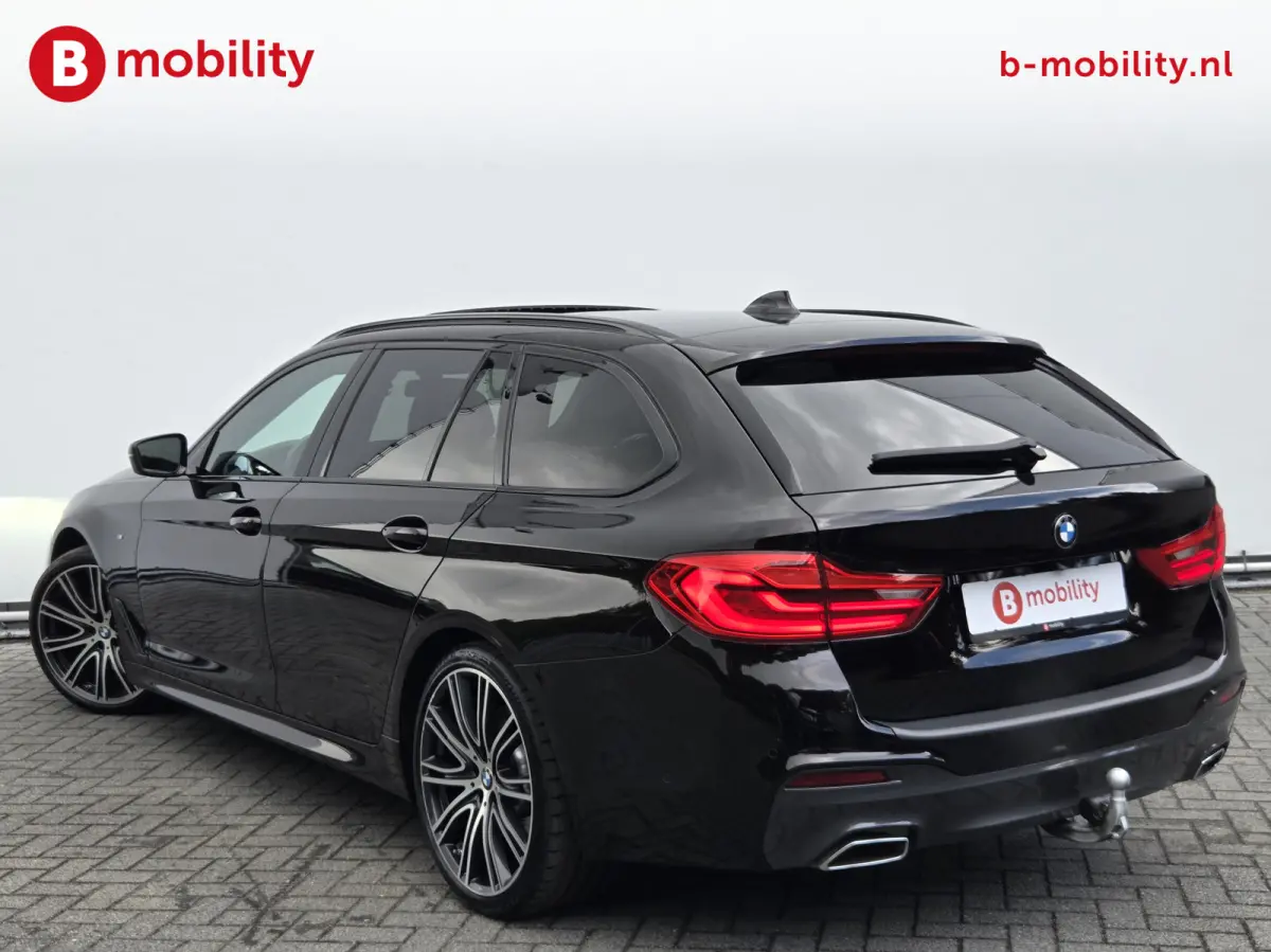 530i High Executive M-Sport 'Almadinbraun' Head-Up Trekhaak NL Auto! | Panoramadak | Achteruitrijcamera | Comfortstoelen | Stoelverwarming