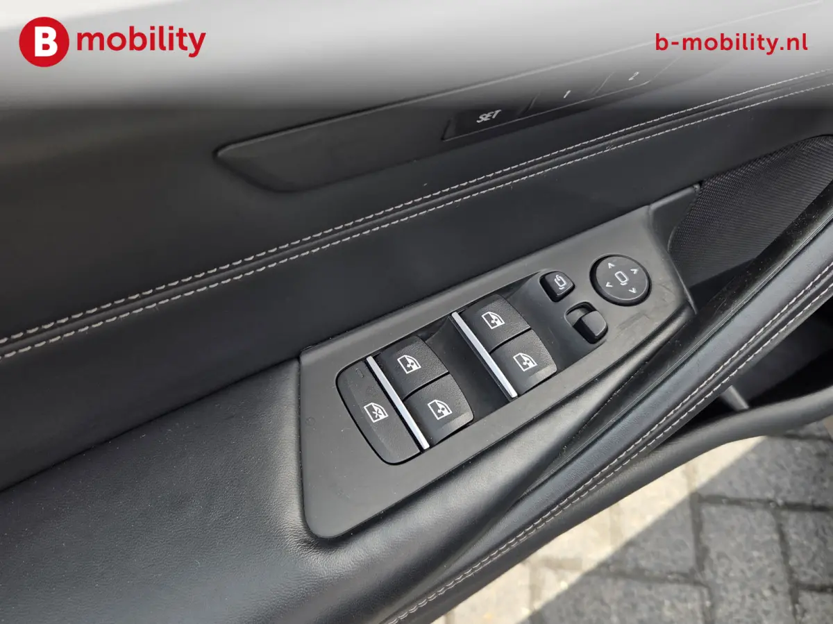 530i High Executive M-Sport 'Almadinbraun' Head-Up Trekhaak NL Auto! | Panoramadak | Achteruitrijcamera | Comfortstoelen | Stoelverwarming