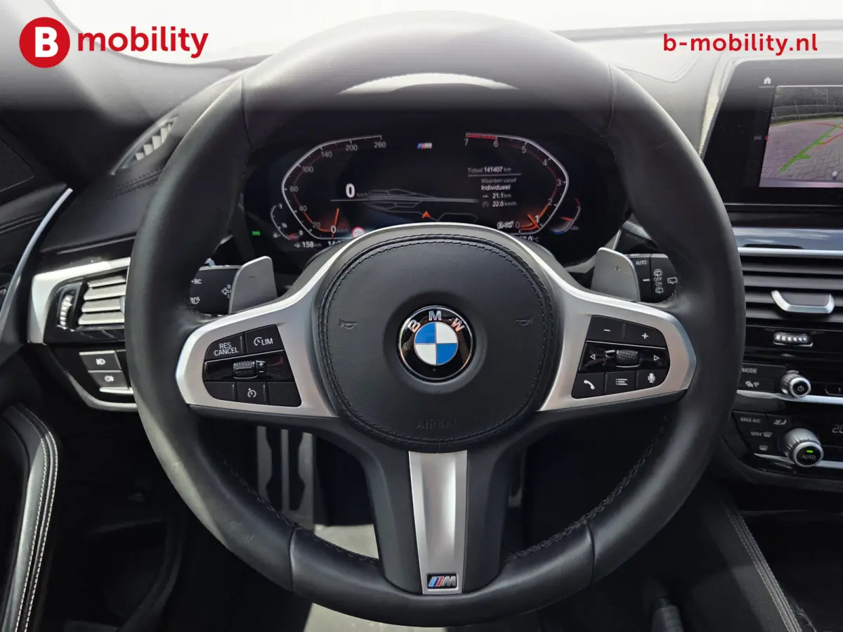 530i High Executive M-Sport 'Almadinbraun' Head-Up Trekhaak NL Auto! | Panoramadak | Achteruitrijcamera | Comfortstoelen | Stoelverwarming