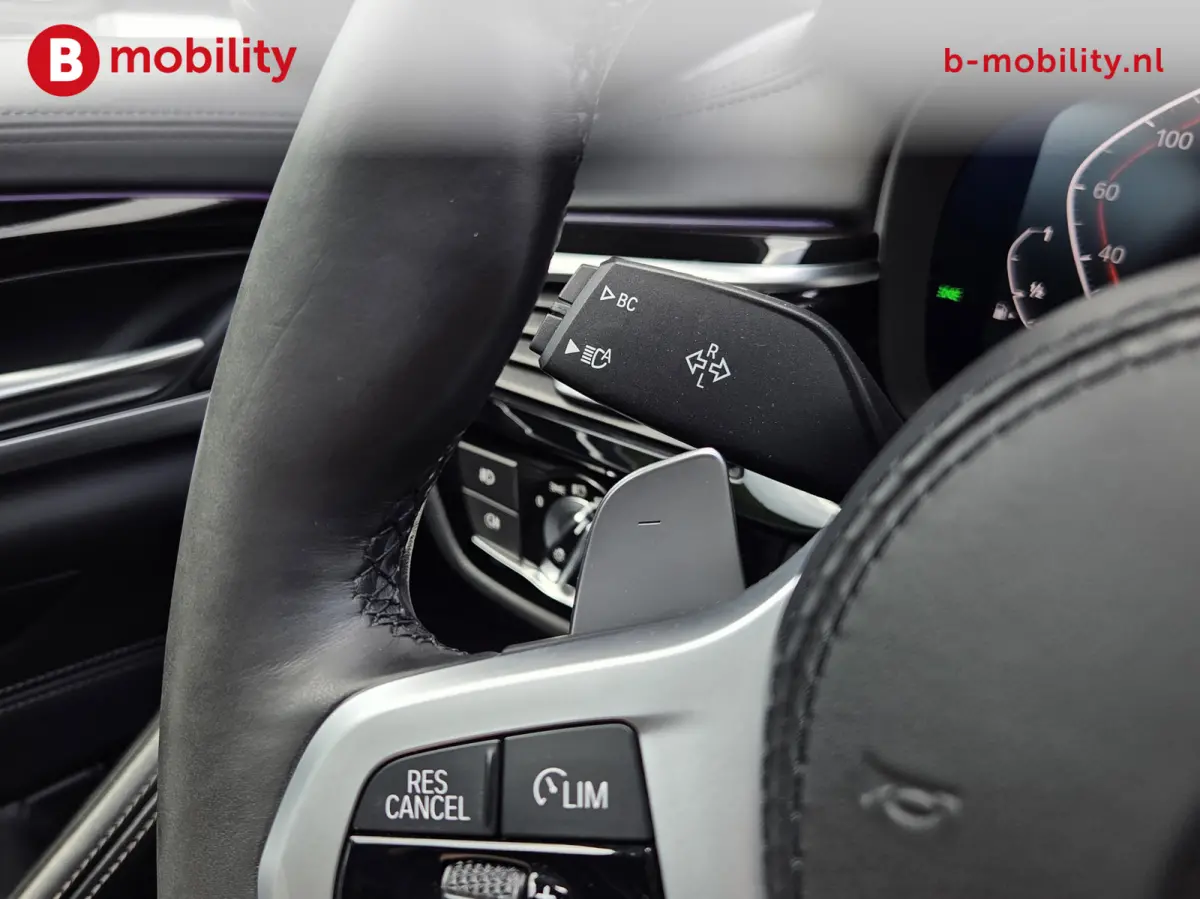 530i High Executive M-Sport 'Almadinbraun' Head-Up Trekhaak NL Auto! | Panoramadak | Achteruitrijcamera | Comfortstoelen | Stoelverwarming