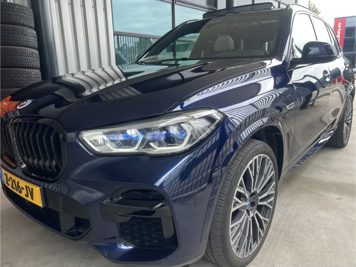 xDrive45e High Executive M-Sport | VOL | SCHUIF/KANTELDAK | HEAD-UP DISPLAY | HARMAN/KARDON | TREKHAAK | 360 CAMERA | LEDER | CARPLAY/ANDROID | LMV 22'' | NAVI | STOELVERWARMING | ELKTR. MEM