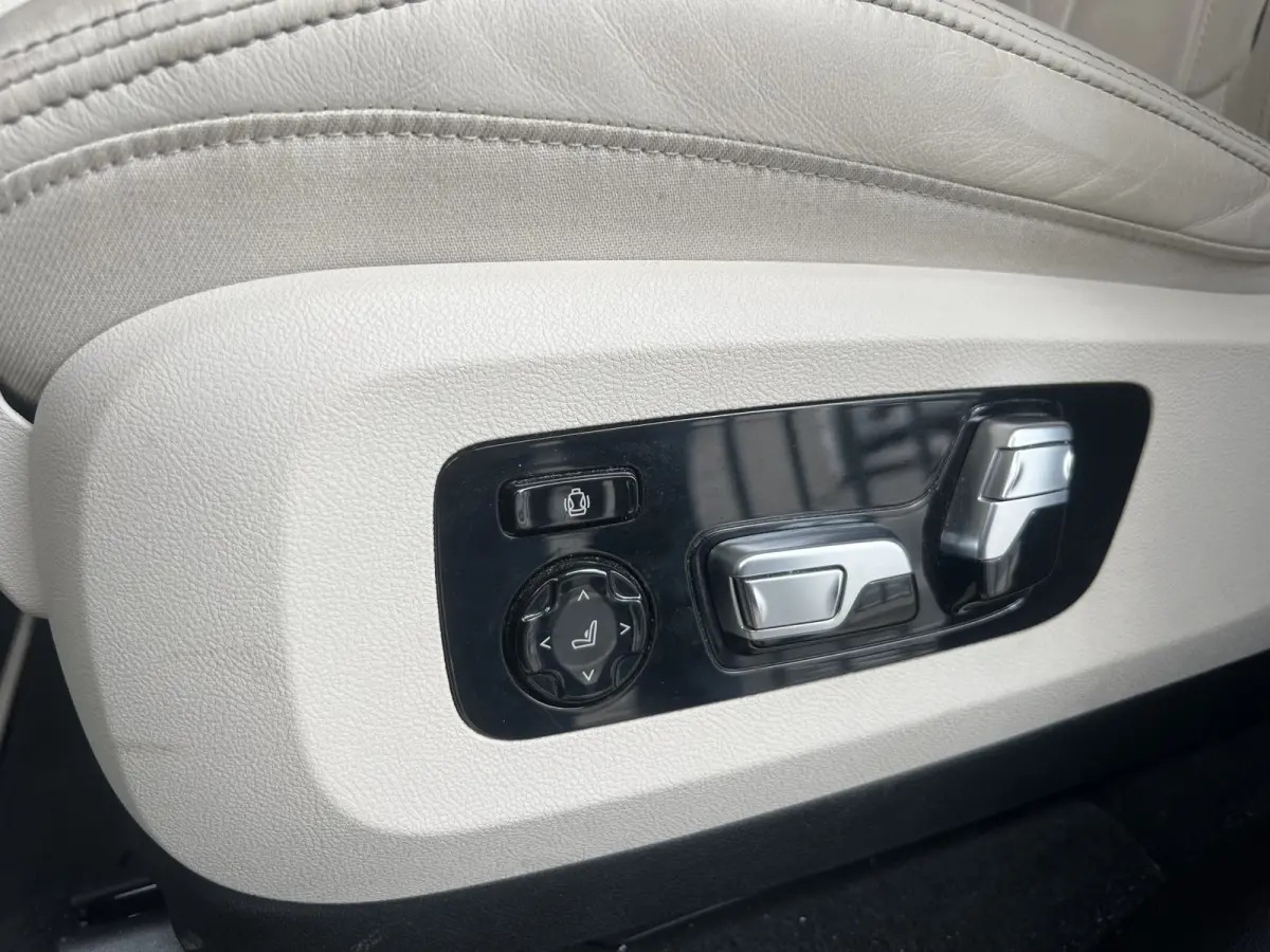 xDrive45e High Executive M-Sport | VOL | SCHUIF/KANTELDAK | HEAD-UP DISPLAY | HARMAN/KARDON | TREKHAAK | 360 CAMERA | LEDER | CARPLAY/ANDROID | LMV 22'' | NAVI | STOELVERWARMING | ELKTR. MEM