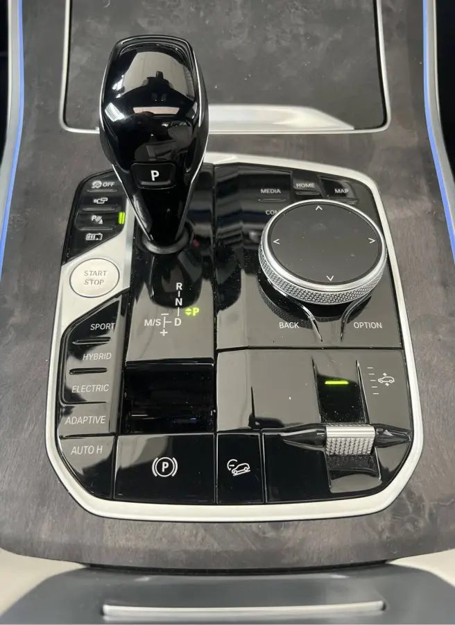 xDrive45e High Executive M-Sport | VOL | SCHUIF/KANTELDAK | HEAD-UP DISPLAY | HARMAN/KARDON | TREKHAAK | 360 CAMERA | LEDER | CARPLAY/ANDROID | LMV 22'' | NAVI | STOELVERWARMING | ELKTR. MEM