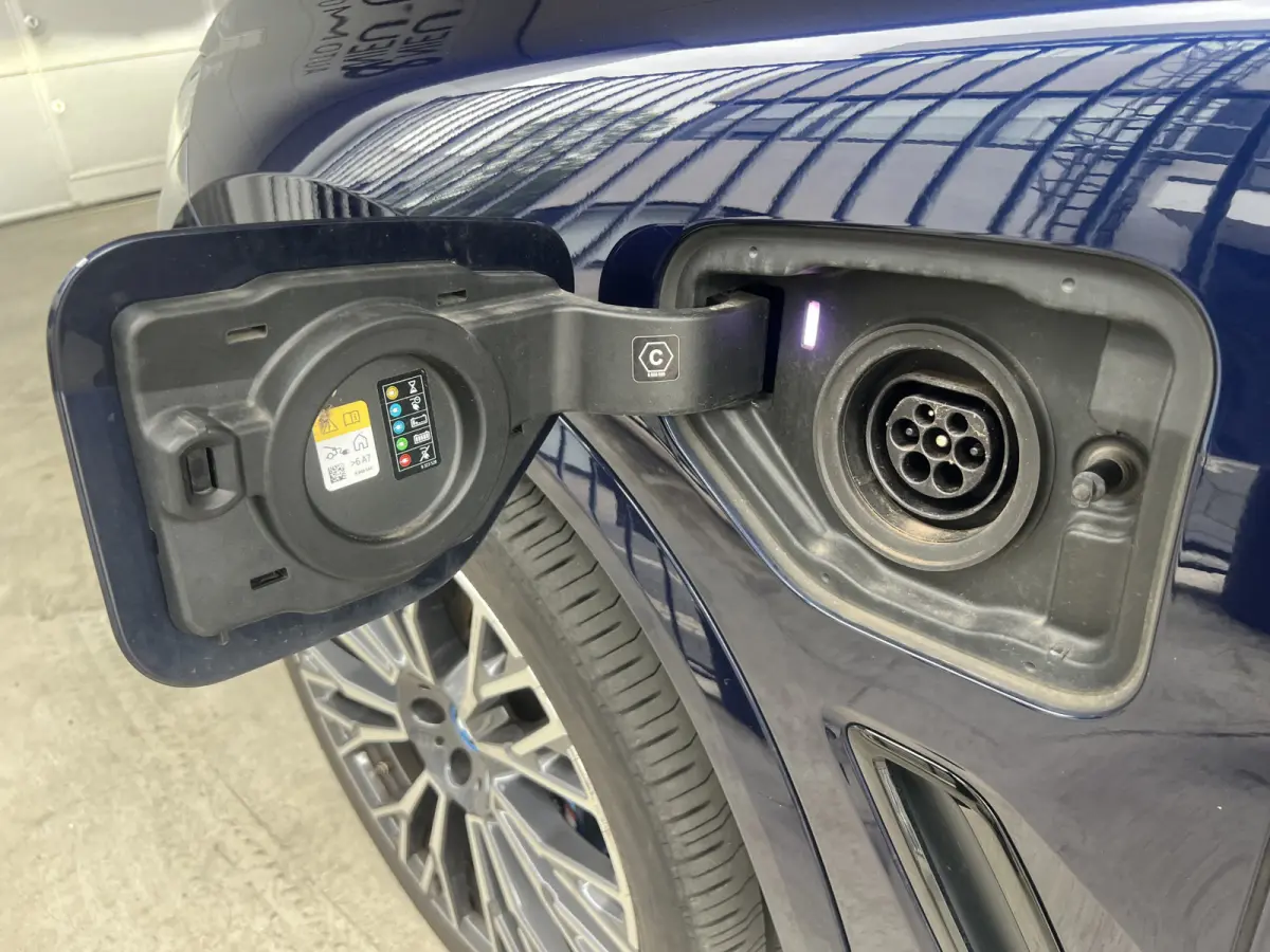xDrive45e High Executive M-Sport | VOL | SCHUIF/KANTELDAK | HEAD-UP DISPLAY | HARMAN/KARDON | TREKHAAK | 360 CAMERA | LEDER | CARPLAY/ANDROID | LMV 22'' | NAVI | STOELVERWARMING | ELKTR. MEM