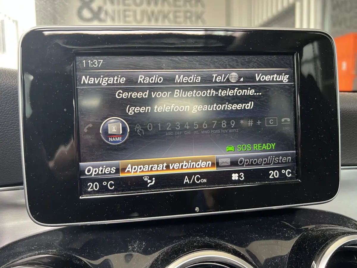180 Prestige | AUTOMAAT | SCHUIF/KANTELDAK | CAMERA | NAVI | CRUISE CONTROL | PDC V+A | CLIMATE CONTROL | LMV 17'' | STOELVERWARMING | BLUETOOTH