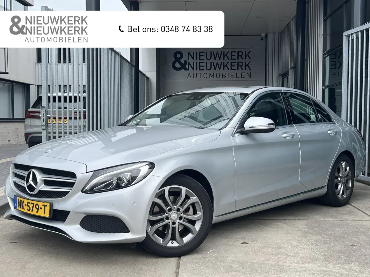 180 Prestige | AUTOMAAT | SCHUIF/KANTELDAK | CAMERA | NAVI | CRUISE CONTROL | PDC V+A | CLIMATE CONTROL | LMV 17'' | STOELVERWARMING | BLUETOOTH