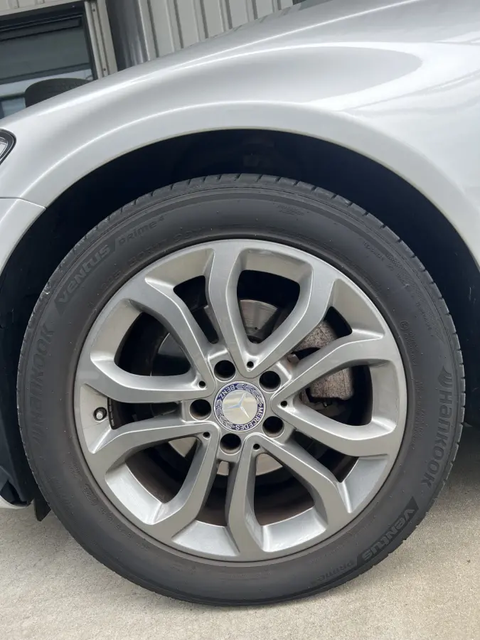 180 Prestige | AUTOMAAT | SCHUIF/KANTELDAK | CAMERA | NAVI | CRUISE CONTROL | PDC V+A | CLIMATE CONTROL | LMV 17'' | STOELVERWARMING | BLUETOOTH
