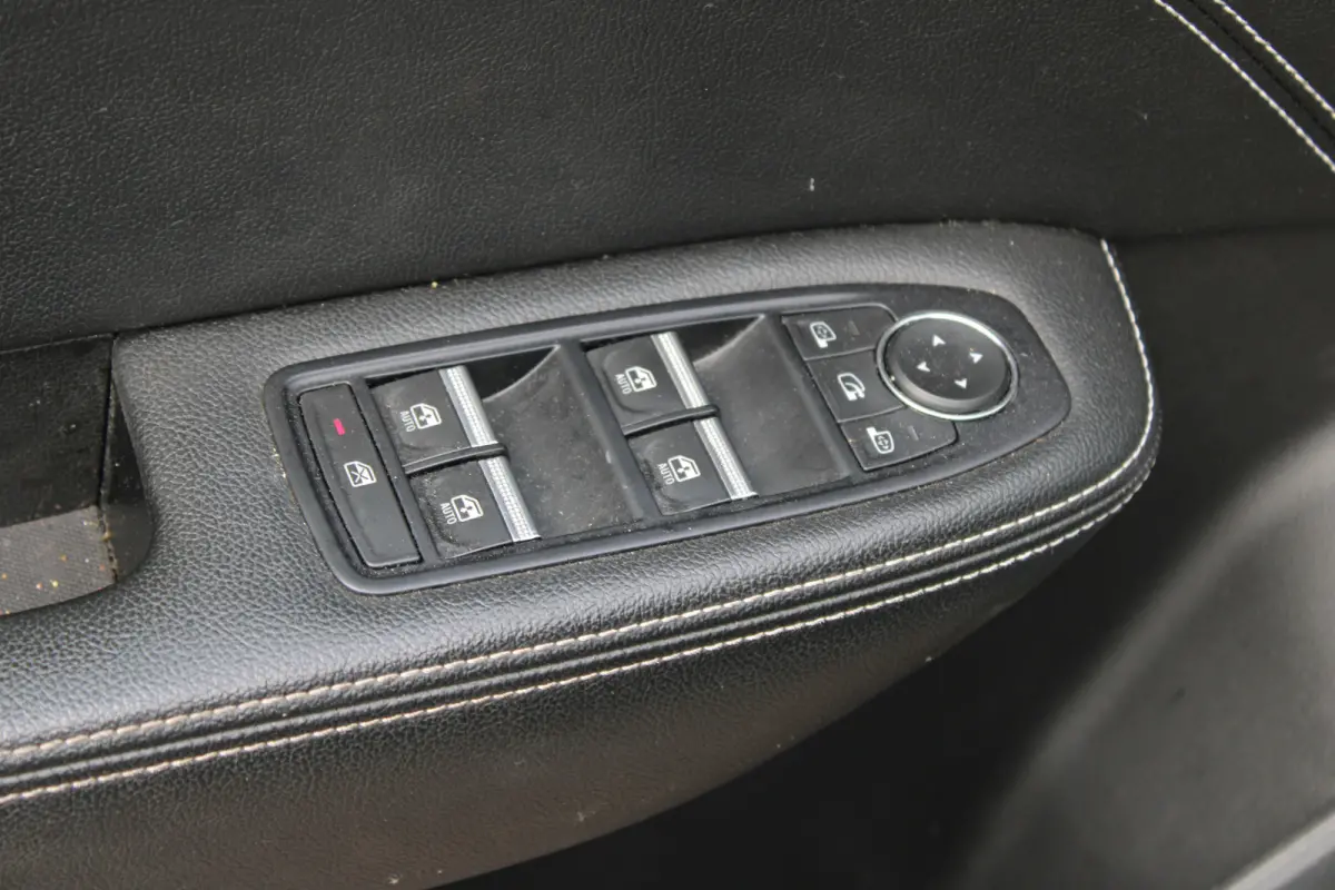 1.6 E-Tech Hybrid 145 Intens