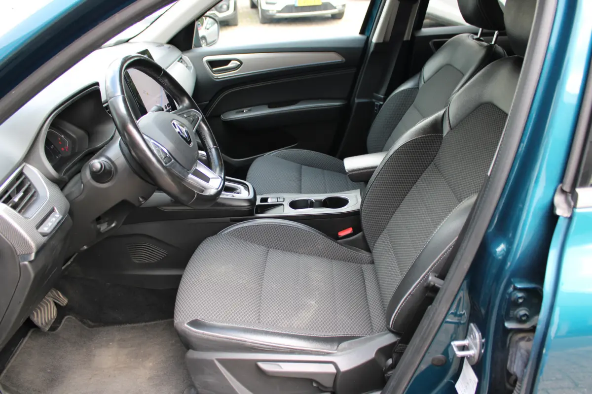 1.6 E-Tech Hybrid 145 Intens