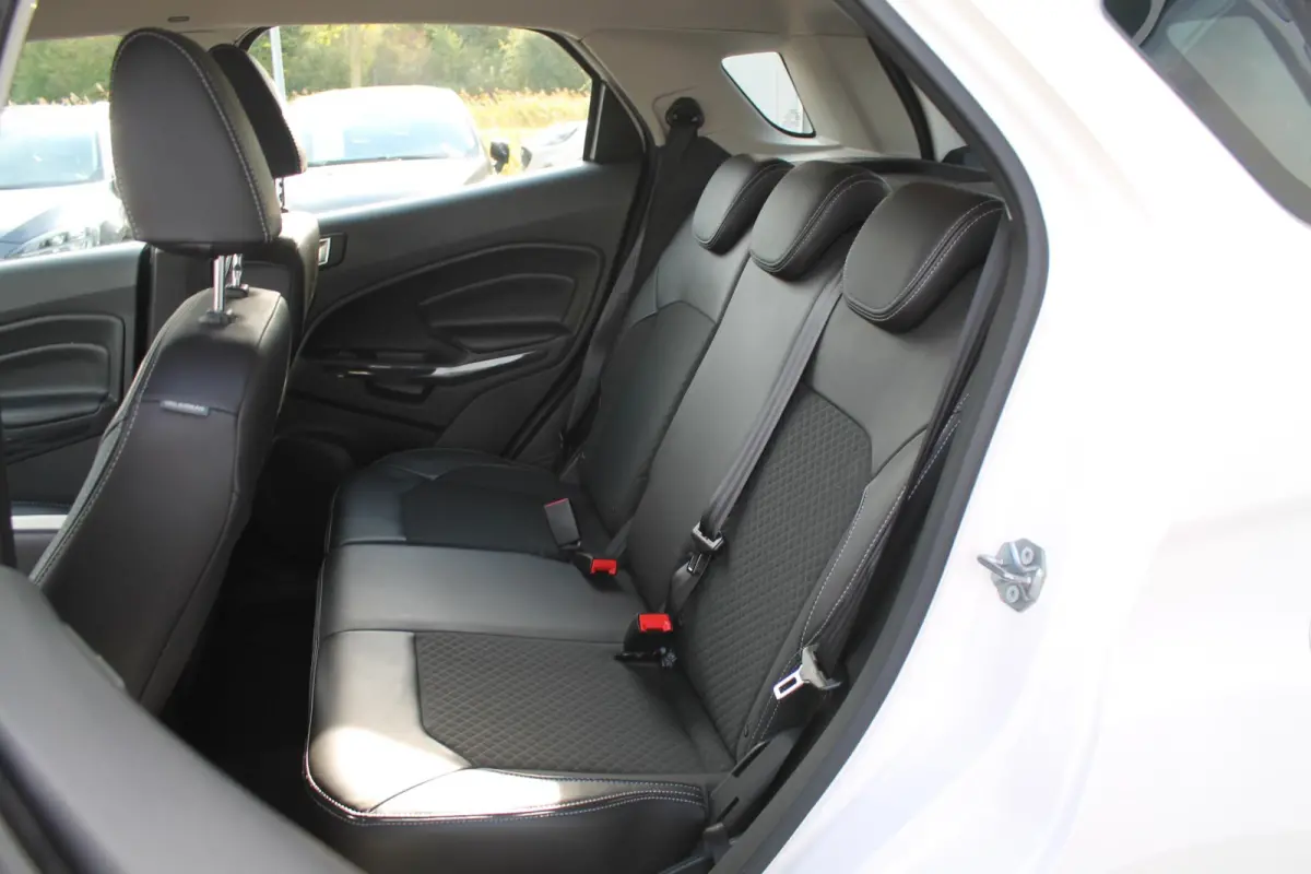 1.0 EcoBoost Titanium | Cruise Control | Stoelverwarming | Voorruit verwarming | Camera | Trekhaak | Parkeersensoren achter |