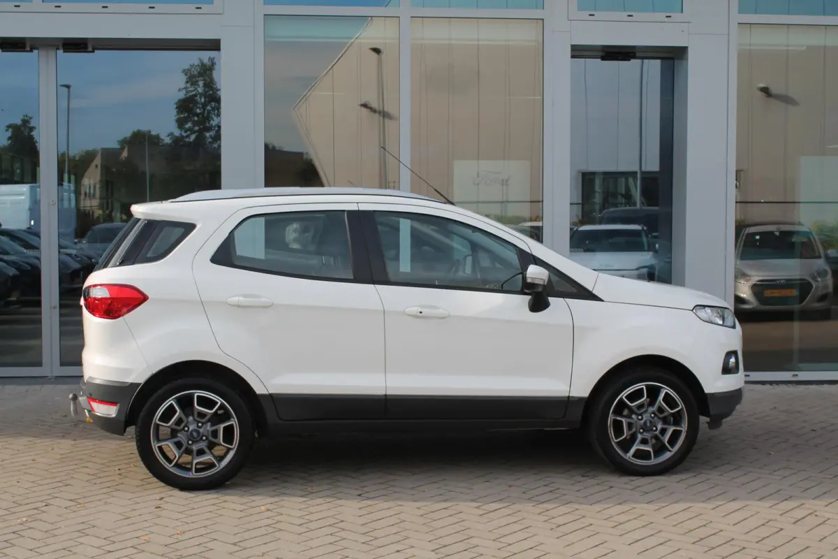1.0 EcoBoost Titanium | Cruise Control | Stoelverwarming | Voorruit verwarming | Camera | Trekhaak | Parkeersensoren achter |
