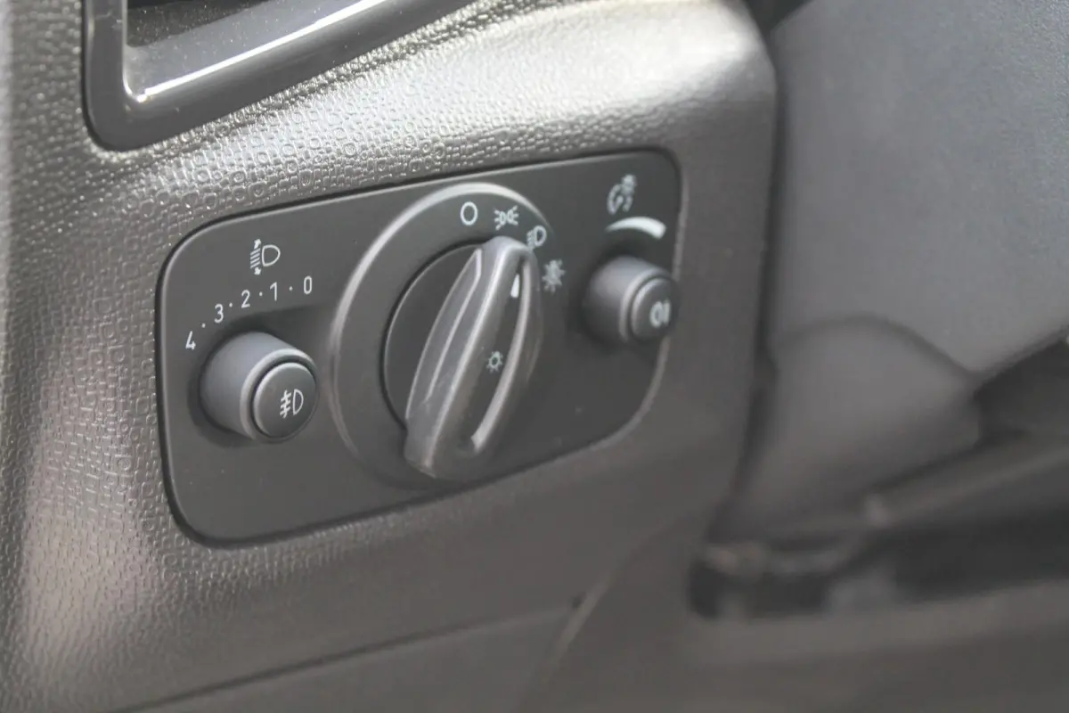 1.0 EcoBoost Titanium | Cruise Control | Stoelverwarming | Voorruit verwarming | Camera | Trekhaak | Parkeersensoren achter |