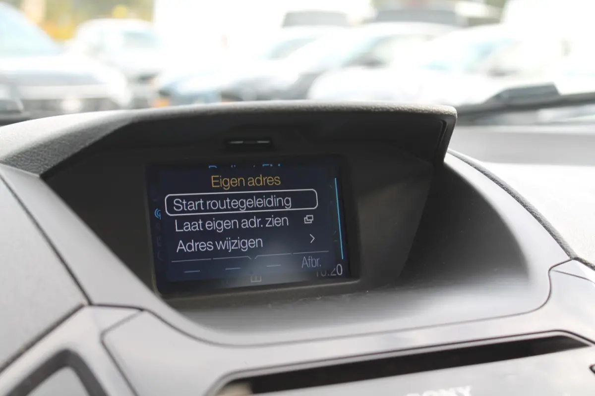 1.0 EcoBoost Titanium | Cruise Control | Stoelverwarming | Voorruit verwarming | Camera | Trekhaak | Parkeersensoren achter |