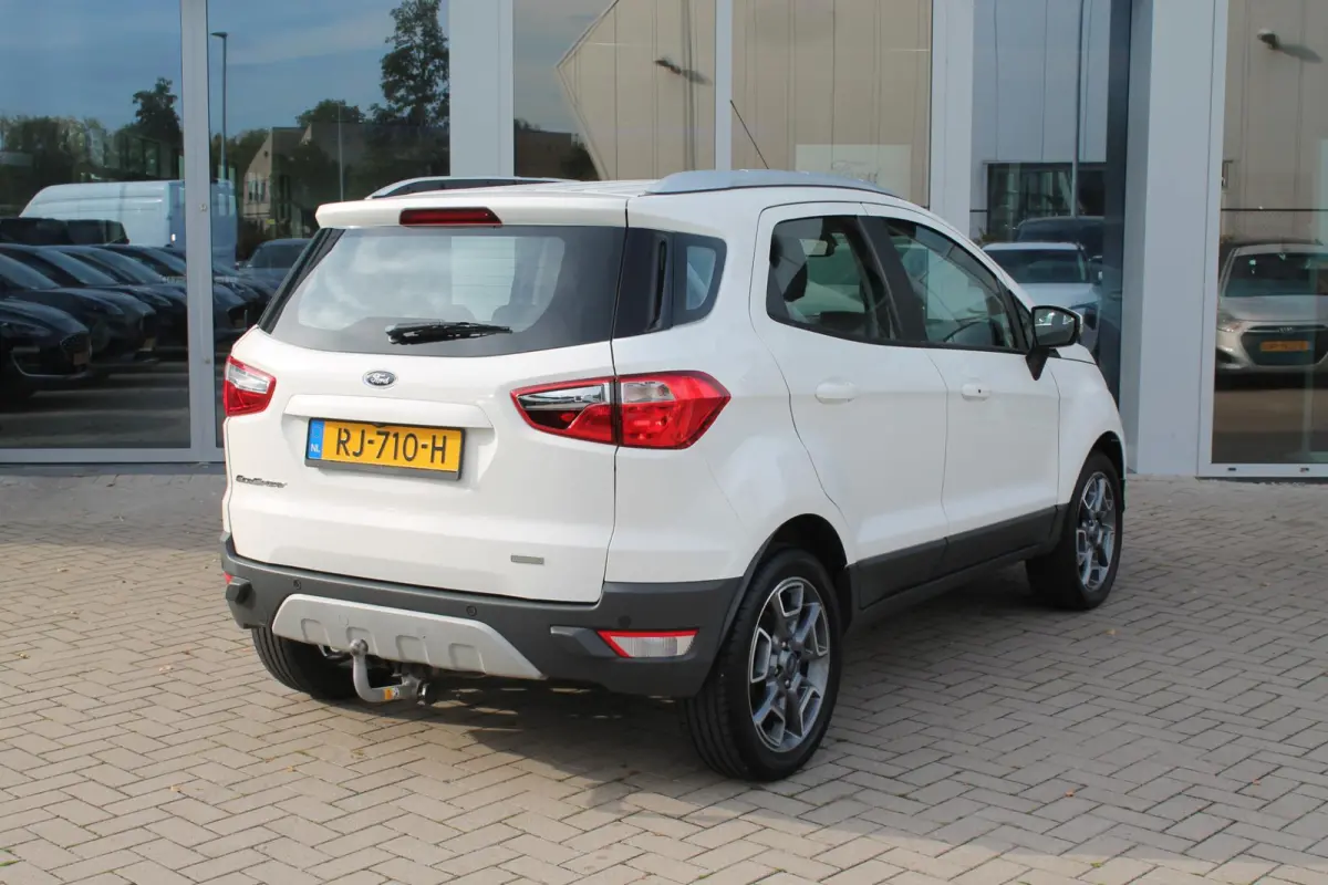 1.0 EcoBoost Titanium | Cruise Control | Stoelverwarming | Voorruit verwarming | Camera | Trekhaak | Parkeersensoren achter |