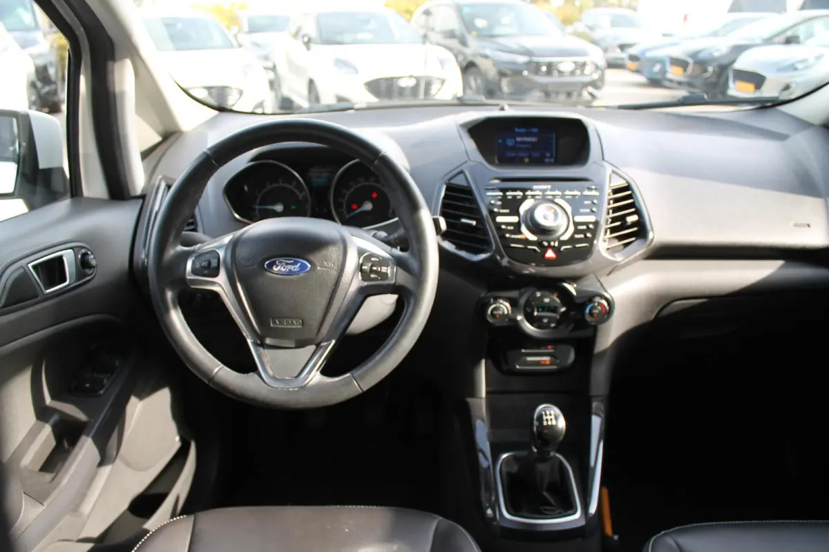 1.0 EcoBoost Titanium | Cruise Control | Stoelverwarming | Voorruit verwarming | Camera | Trekhaak | Parkeersensoren achter |