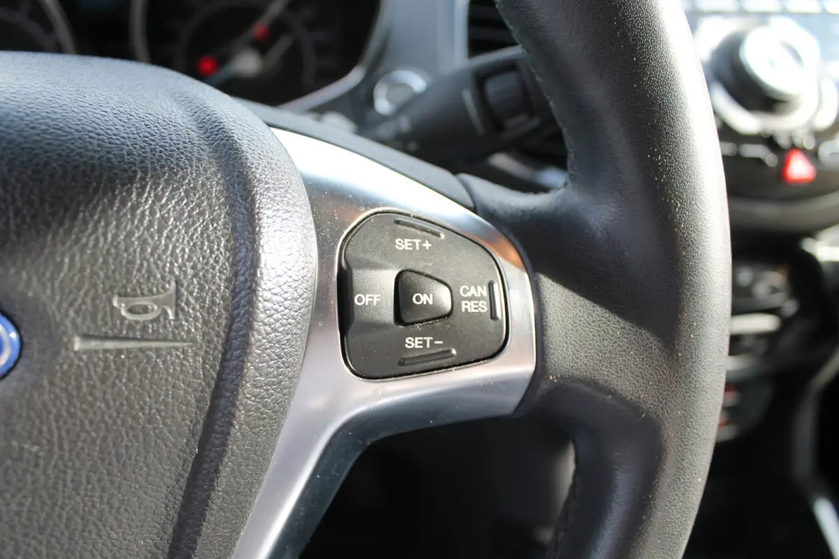 1.0 EcoBoost Titanium | Cruise Control | Stoelverwarming | Voorruit verwarming | Camera | Trekhaak | Parkeersensoren achter |
