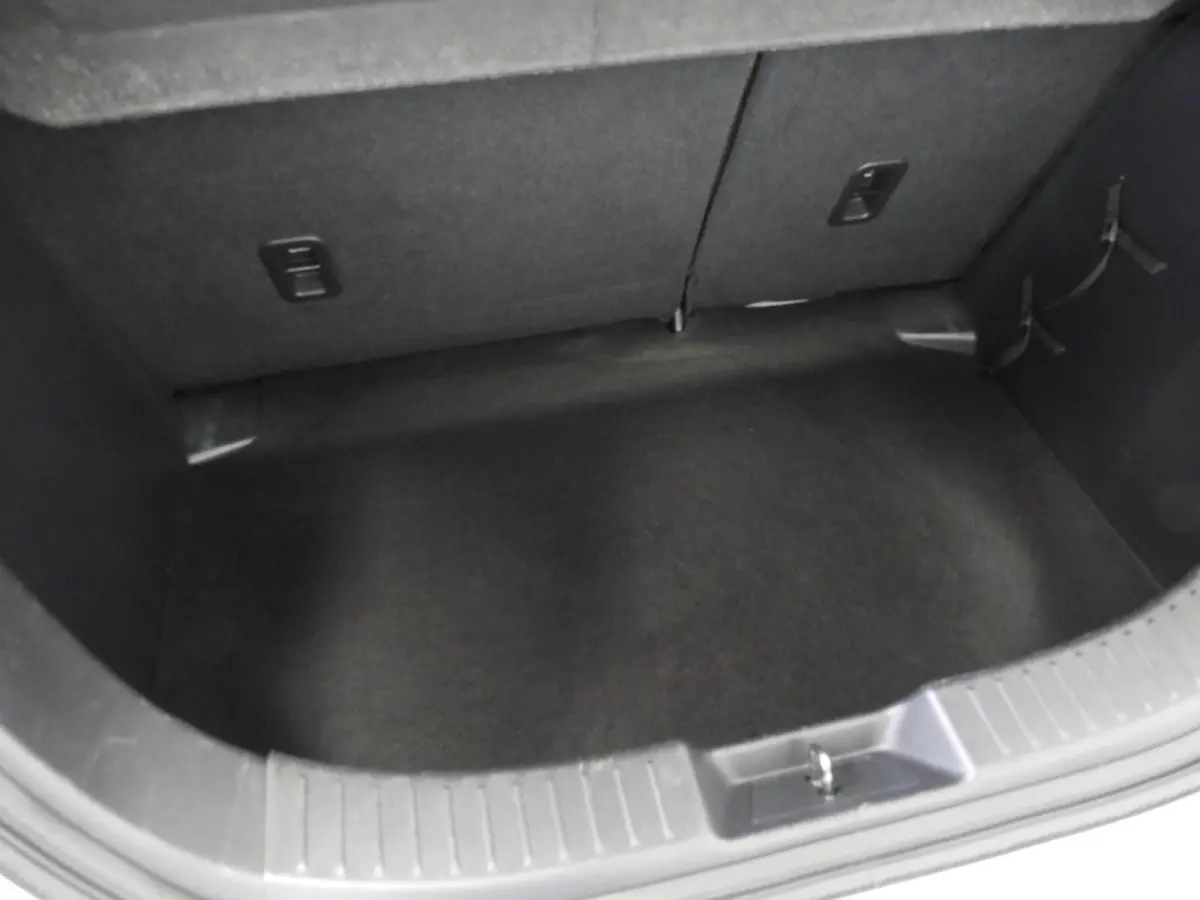 1.5 Skyactiv-G Comfort NAVI/AIRCO/CRUISE/LED!