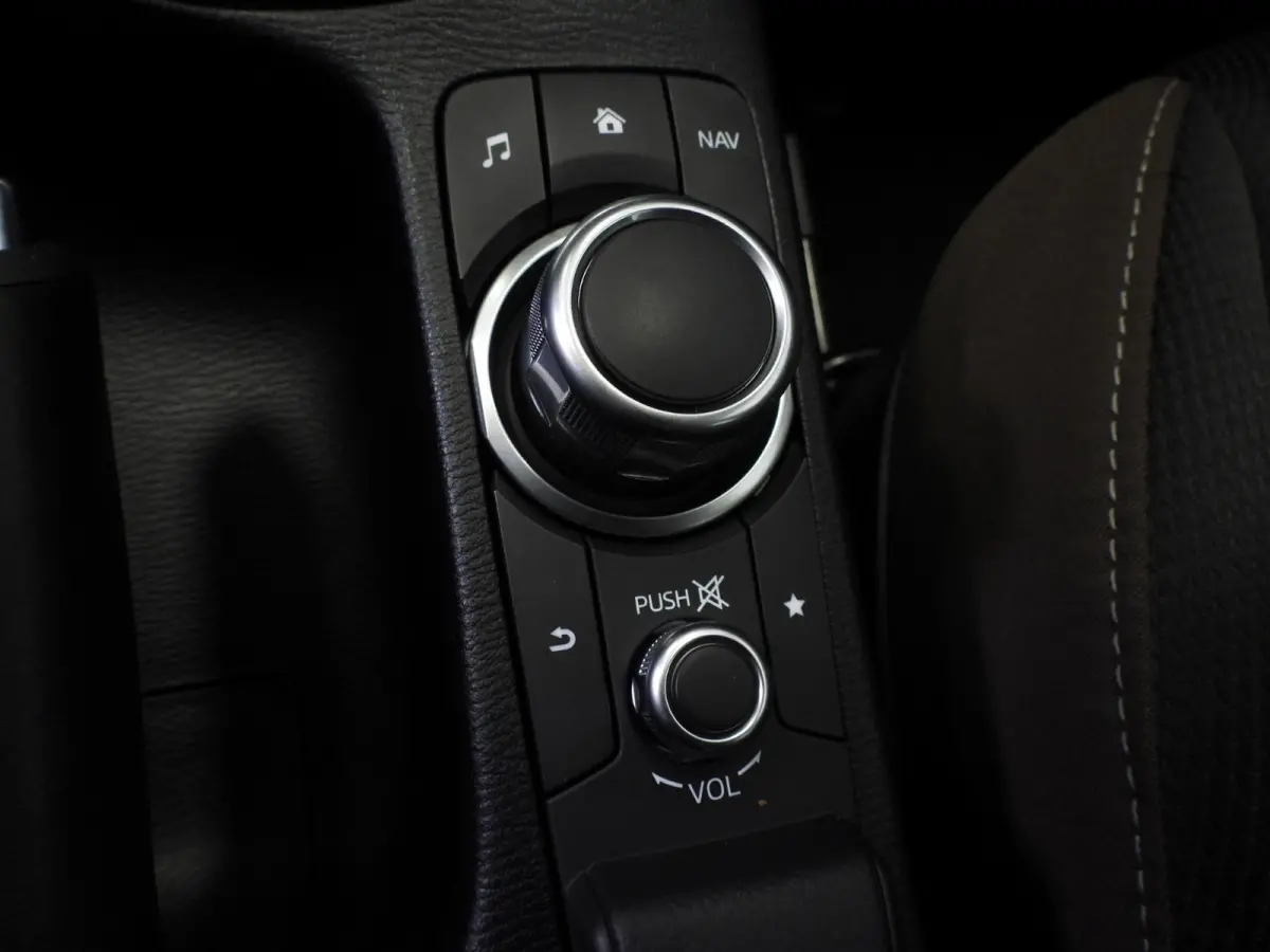 1.5 Skyactiv-G Comfort NAVI/AIRCO/CRUISE/LED!