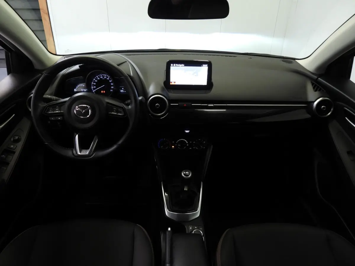 1.5 Skyactiv-G Comfort NAVI/AIRCO/CRUISE/LED!