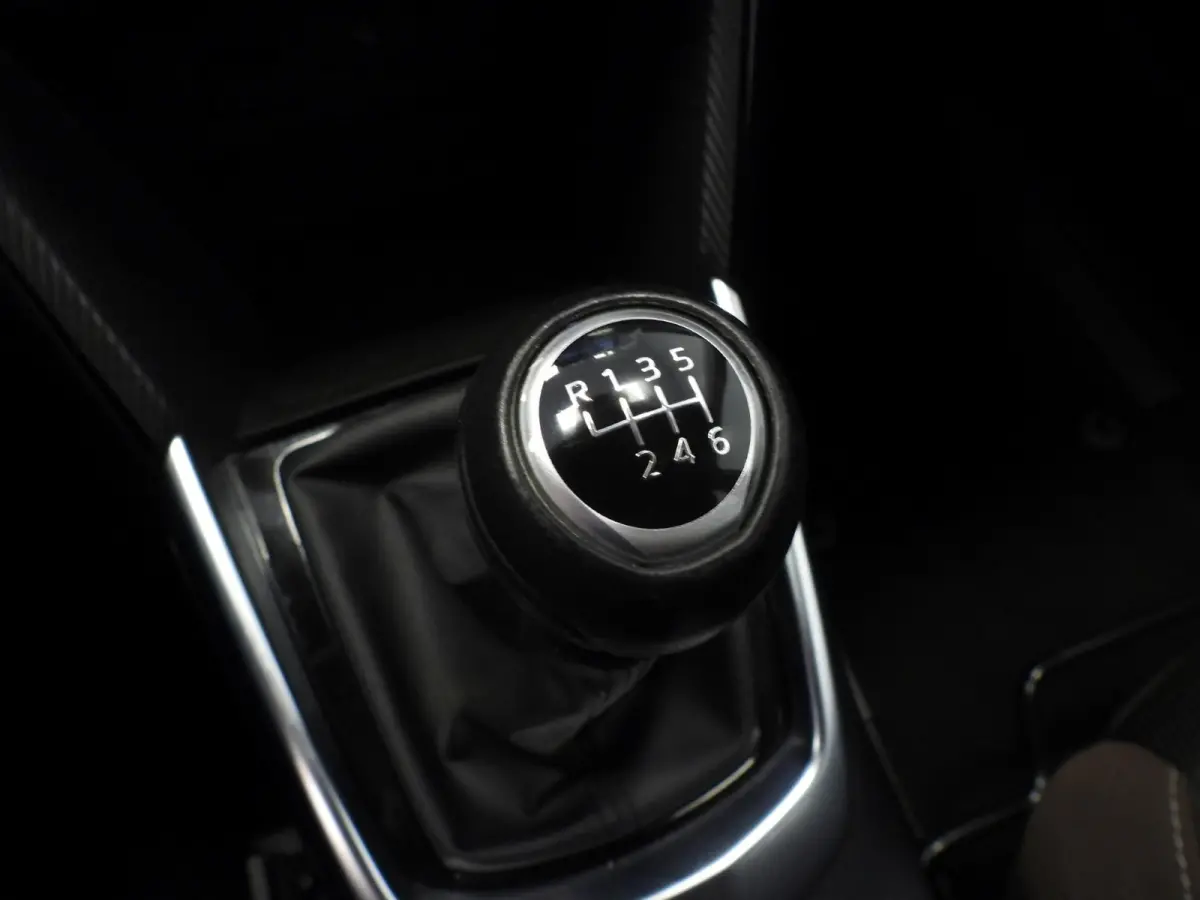 1.5 Skyactiv-G Comfort NAVI/AIRCO/CRUISE/LED!