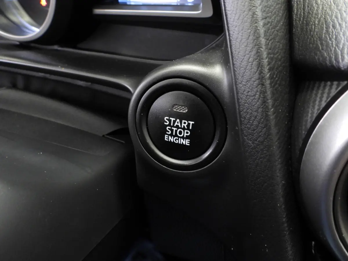 1.5 Skyactiv-G Comfort NAVI/AIRCO/CRUISE/LED!