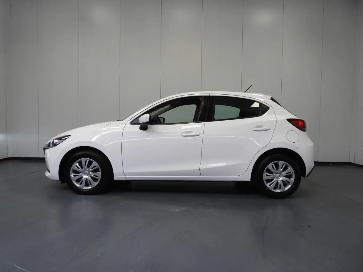 1.5 Skyactiv-G Comfort NAVI/AIRCO/CRUISE/LED!