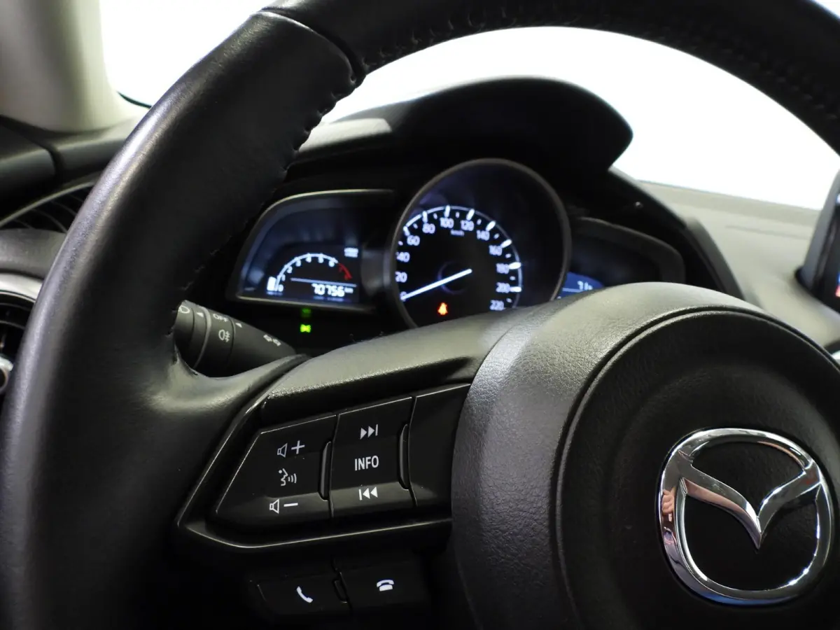 1.5 Skyactiv-G Comfort NAVI/AIRCO/CRUISE/LED!