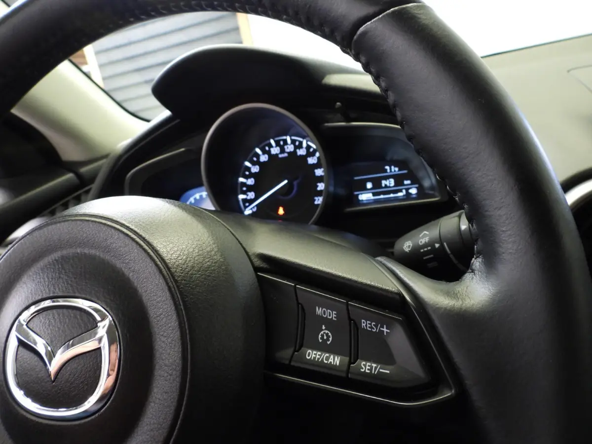 1.5 Skyactiv-G Comfort NAVI/AIRCO/CRUISE/LED!