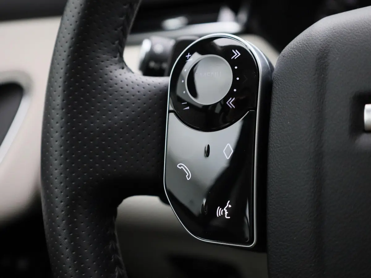 2.0 P250 Turbo AWD | PANORAMADAK | CAMERA | TREKHAAK | STOELVERWARMING & VENTILATIE | MERIDIAN AUDIO | LEER | NAVIGATIE | KEYLESS |
