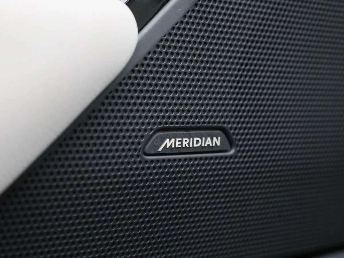 2.0 P250 Turbo AWD | PANORAMADAK | CAMERA | TREKHAAK | STOELVERWARMING & VENTILATIE | MERIDIAN AUDIO | LEER | NAVIGATIE | KEYLESS |