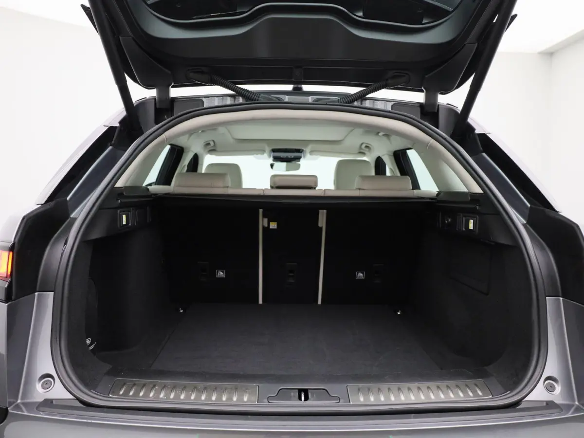 2.0 P250 Turbo AWD | PANORAMADAK | CAMERA | TREKHAAK | STOELVERWARMING & VENTILATIE | MERIDIAN AUDIO | LEER | NAVIGATIE | KEYLESS |