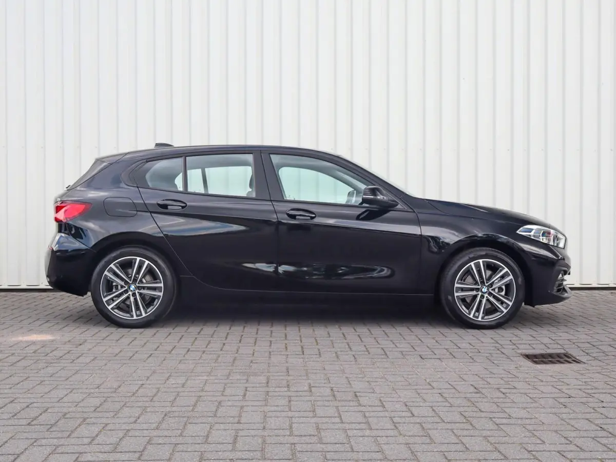 118i 136pk AUT Business Edition | Apple CarPlay / Android Auto | LED koplampen | Cruise Control | 17'' Lichtmetalen Velgen