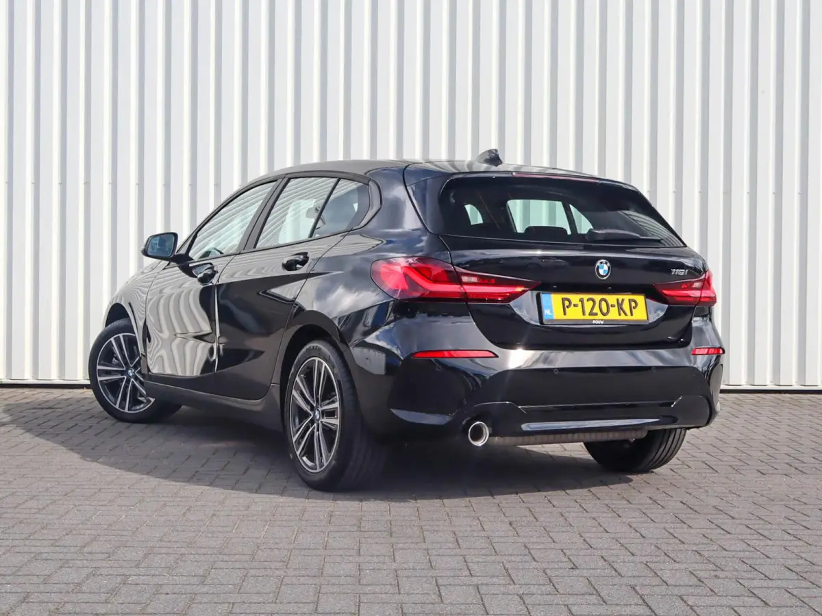 118i 136pk AUT Business Edition | Apple CarPlay / Android Auto | LED koplampen | Cruise Control | 17'' Lichtmetalen Velgen