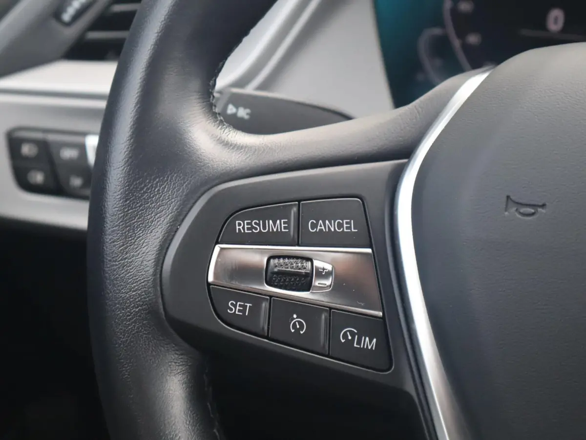 118i 136pk AUT Business Edition | Apple CarPlay / Android Auto | LED koplampen | Cruise Control | 17'' Lichtmetalen Velgen