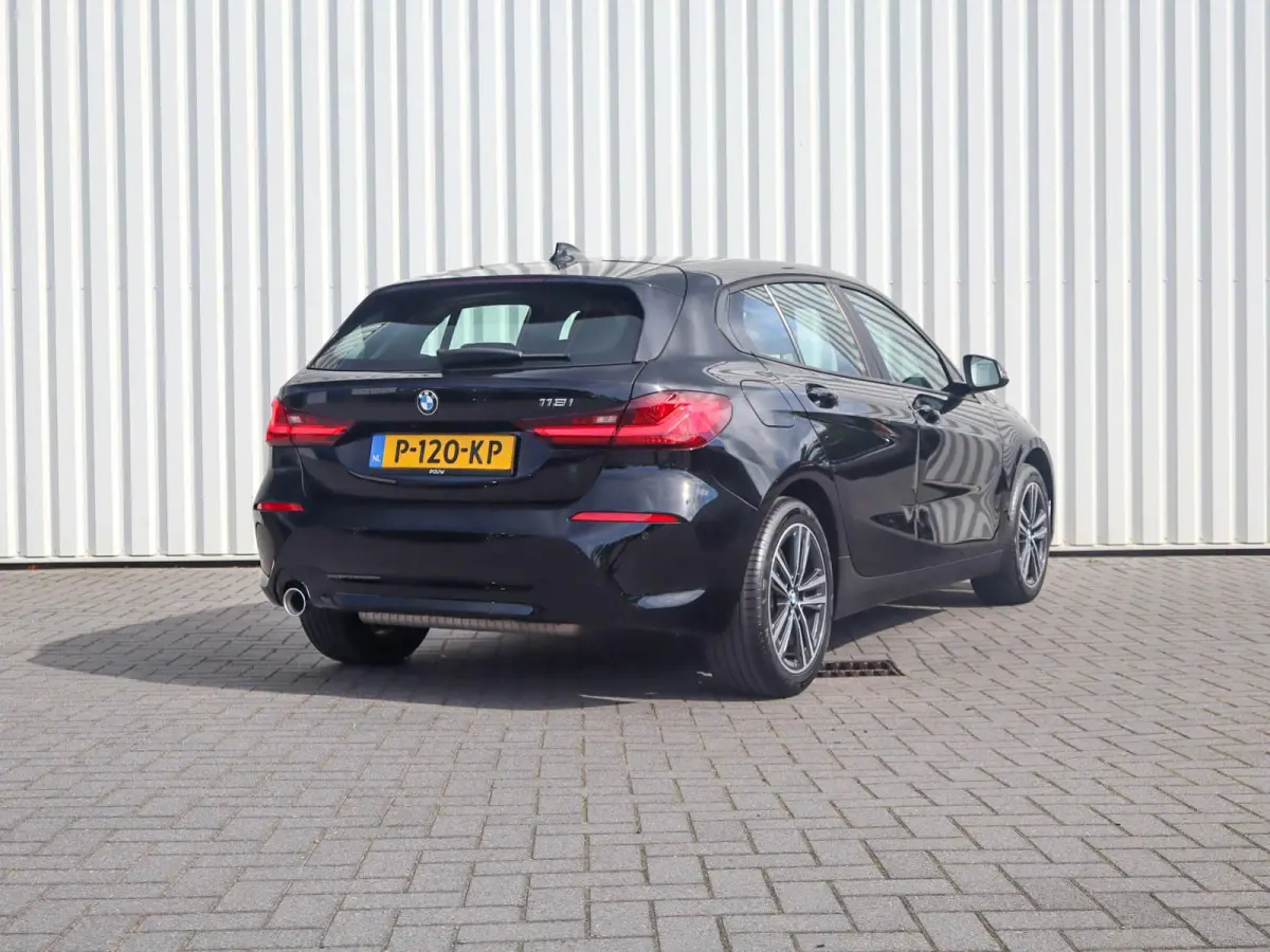 118i 136pk AUT Business Edition | Apple CarPlay / Android Auto | LED koplampen | Cruise Control | 17'' Lichtmetalen Velgen